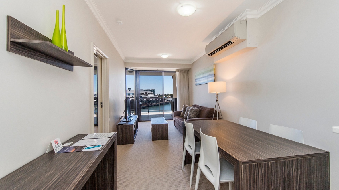 Dolphin Quay Apartments Official Site